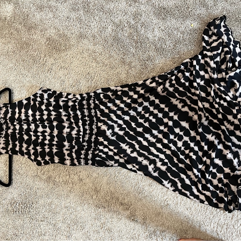 Evereve Allison joy dress medium NWT